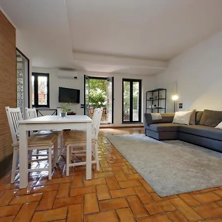 Vatican Luxury With Garden Appartement