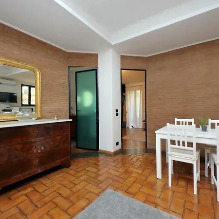 Vatican Luxury With Garden Appartement